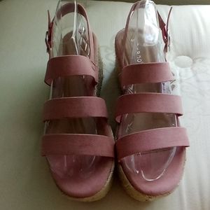 Pink wedges